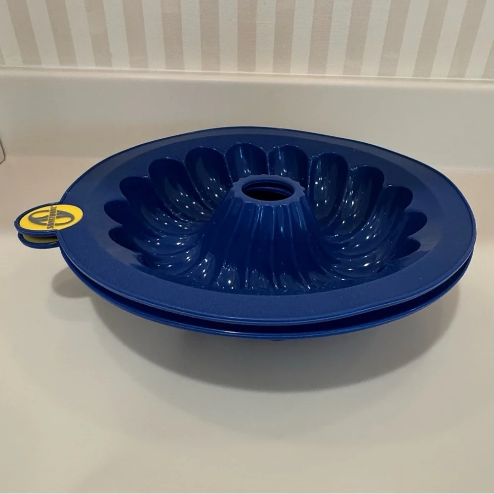 Smartware Bakeware Set Of Two Blue Silicone Bundt Cake Pans